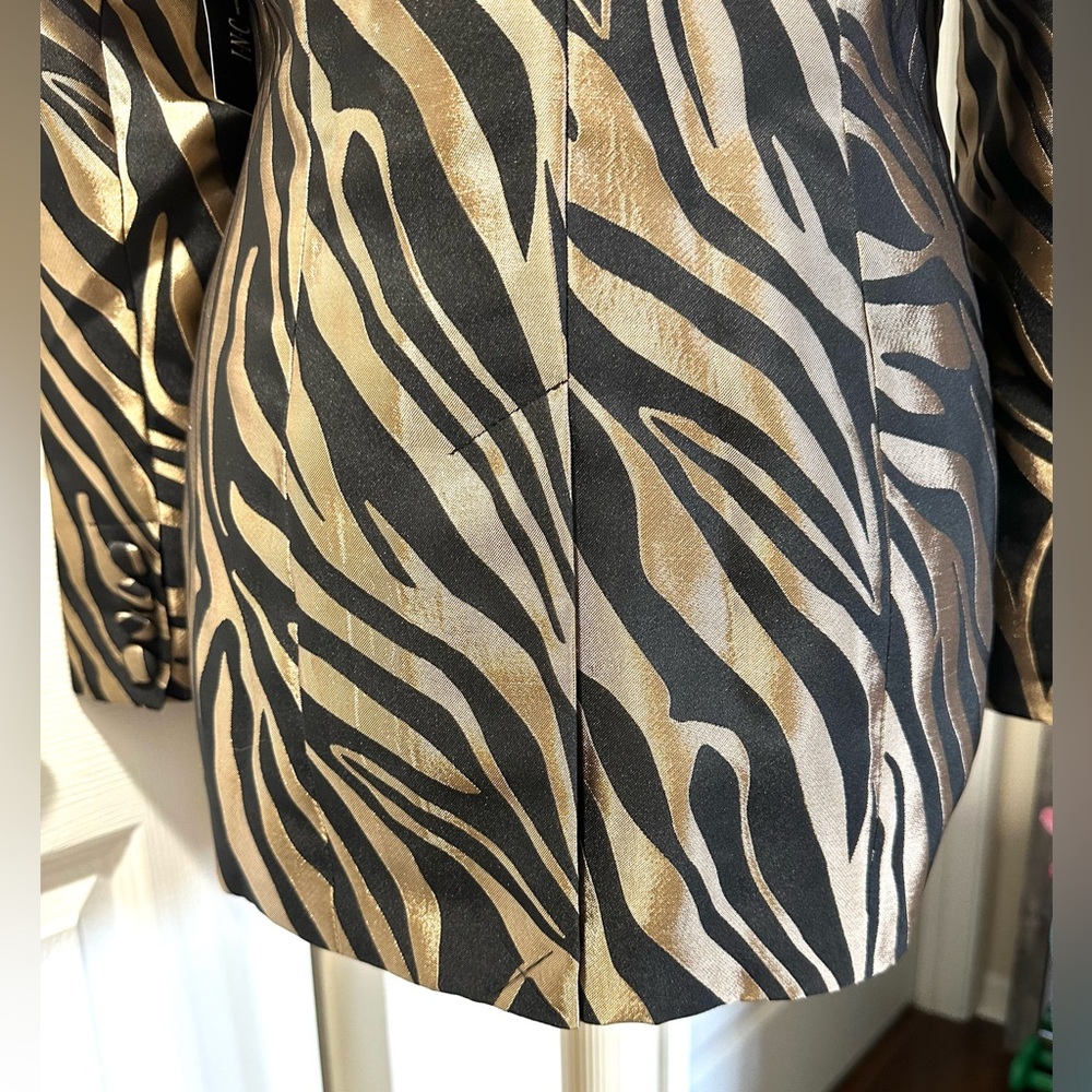 NWT. INC International Concepts Black and Gold Zebra Print Blazer Size M. - Picture 4 of 10